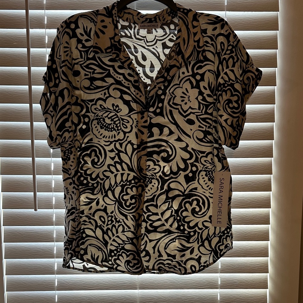Sara Michelle Black and White Floral Blouse
